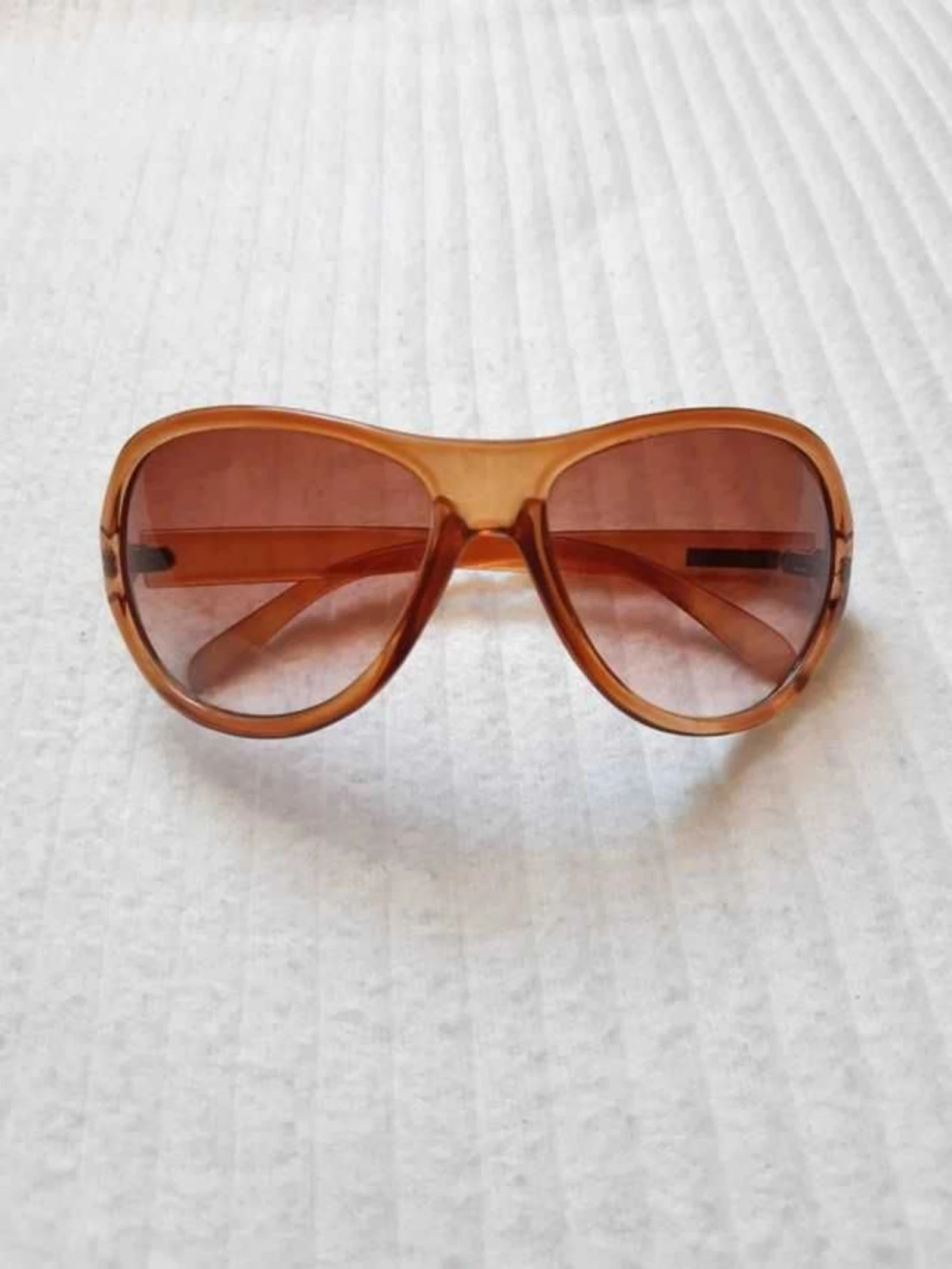 Lunette de soleil femme